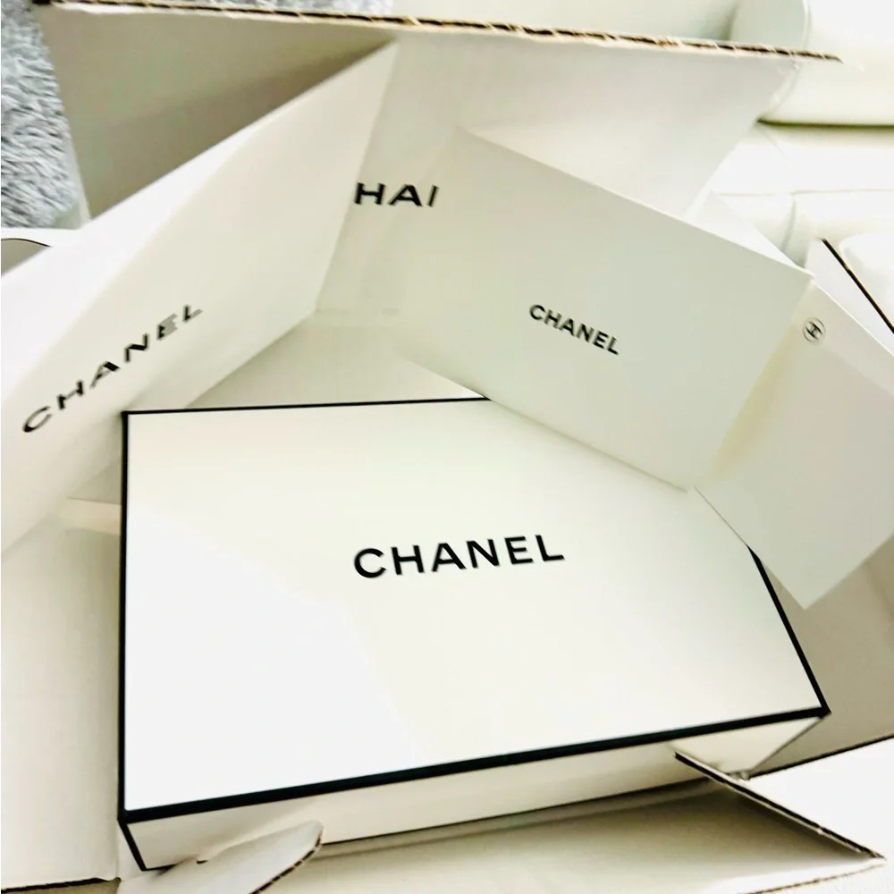 Chanel authentic Gift Box with Gift Message blank card and receipt holder